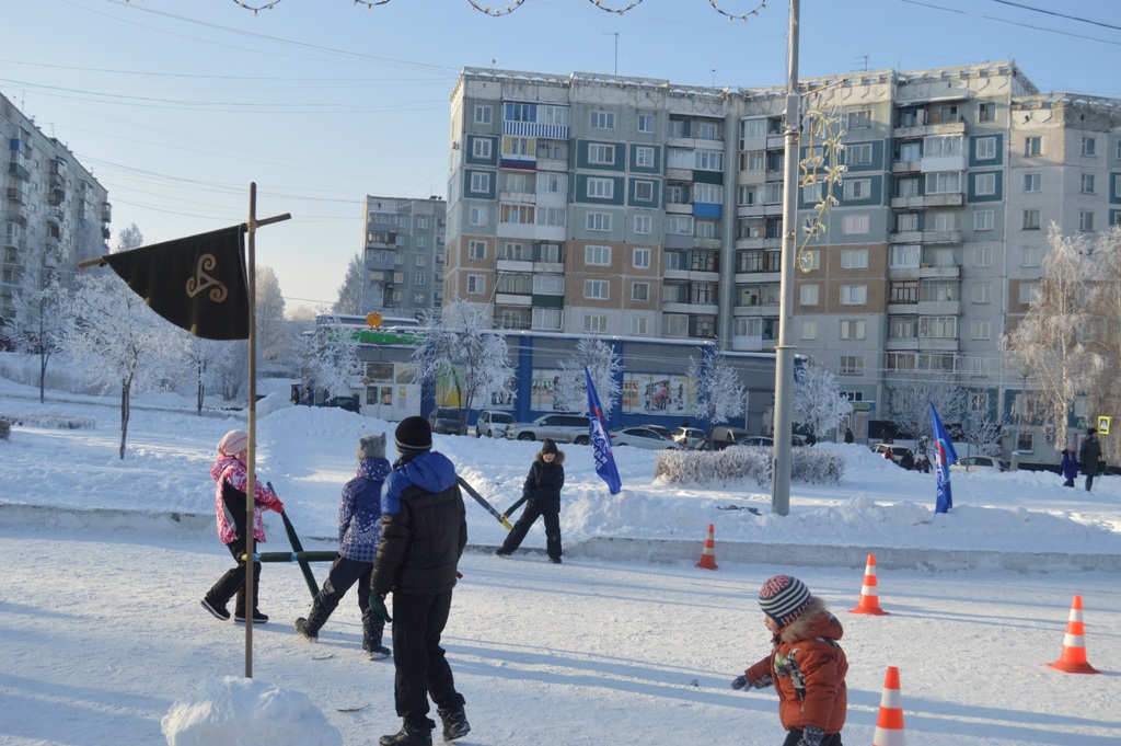 Новоильинский в городе новокузнецке. Новоильинский район Новокузнецк. Новокузнецк район Новоильинка. Площадь в Новоильинской районе г Новокузнецк. Новокузнецк Новоильинский район Парус.